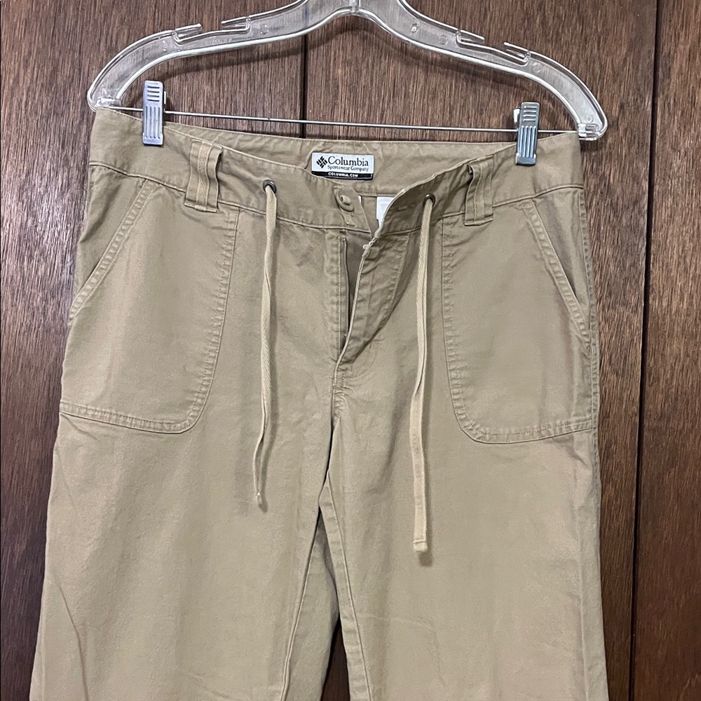 Columbia Women's Tan Cargo Pants/Capris 8 Regular - Picture 6 of 10